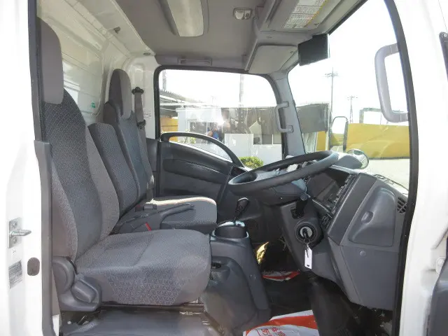 いすゞ エルフ 2RG-NMR88AN(2WD)の写真22
