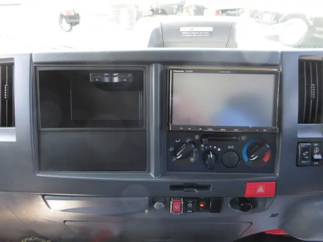 いすゞ エルフ 2RG-NMR88AN(2WD)の写真25
