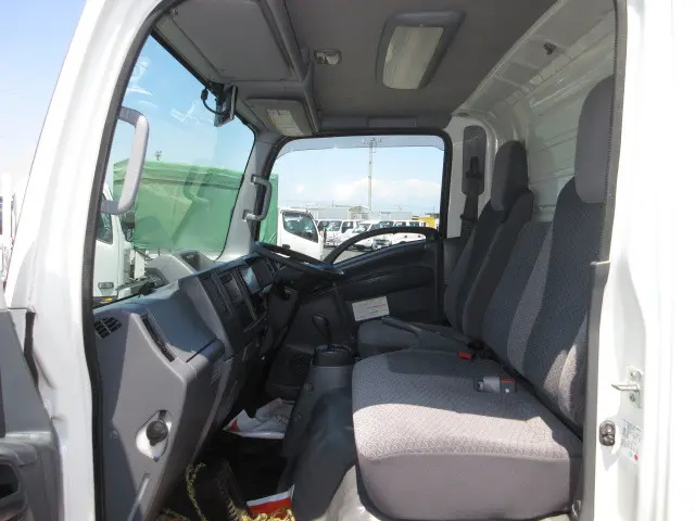 いすゞ エルフ 2RG-NMR88AN(2WD)の写真32