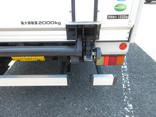 いすゞ エルフ 2RG-NMR88AN(2WD)の写真49