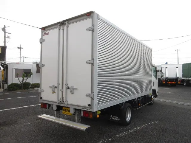 いすゞ エルフ TRG-NLR85AN(2WD)の写真4
