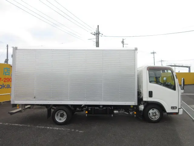 いすゞ エルフ TRG-NLR85AN(2WD)の写真6