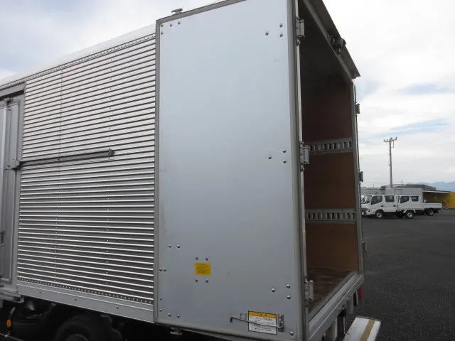 いすゞ エルフ TRG-NLR85AN(2WD)の写真15