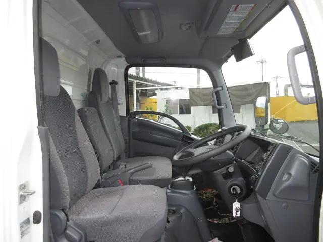 いすゞ エルフ TRG-NLR85AN(2WD)の写真16