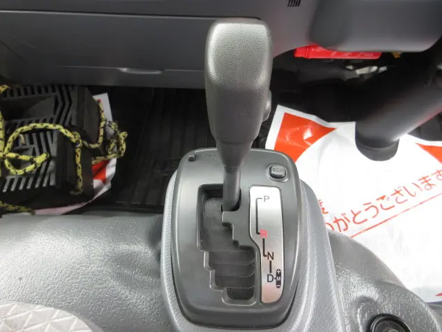 いすゞ エルフ TRG-NLR85AN(2WD)の写真20
