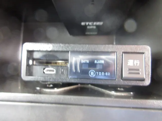 いすゞ エルフ TRG-NLR85AN(2WD)の写真22