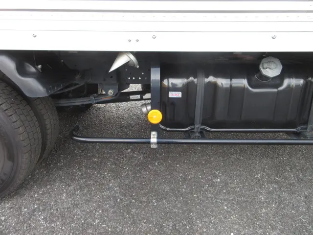 いすゞ エルフ TRG-NLR85AN(2WD)の写真40