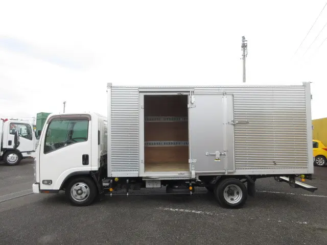 いすゞ エルフ TRG-NLR85AN(2WD)の写真45