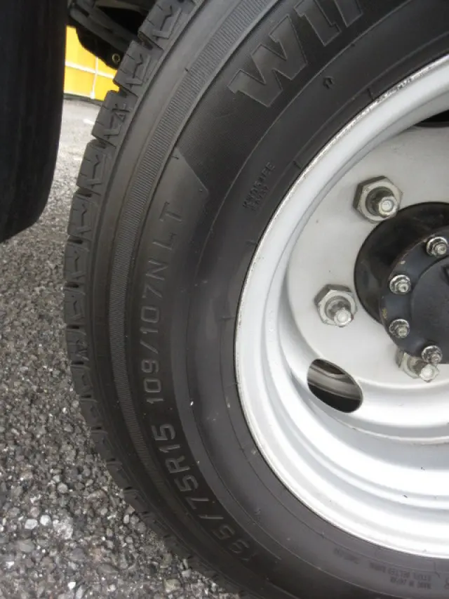 いすゞ エルフ TRG-NLR85AN(2WD)の写真48