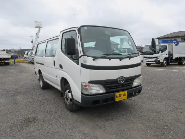 トヨタ ダイナ BDG-XZU508V(2WD)の写真2