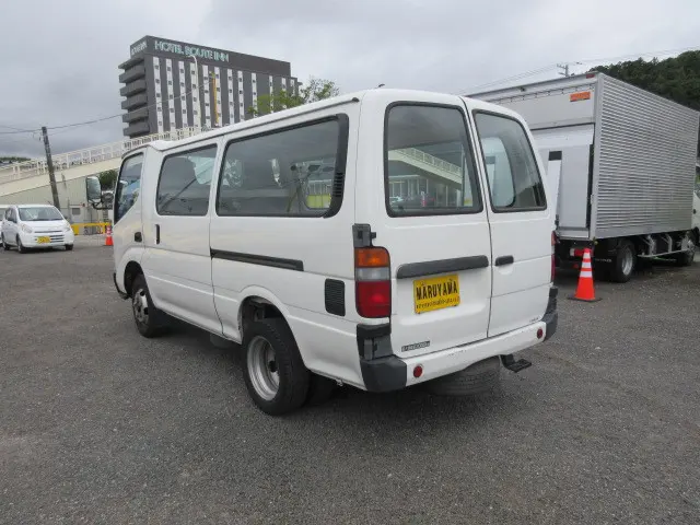 トヨタ ダイナ BDG-XZU508V(2WD)の写真3