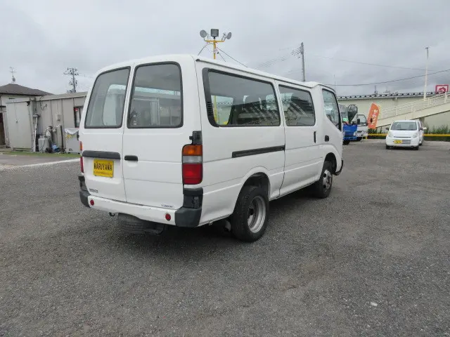 トヨタ ダイナ BDG-XZU508V(2WD)の写真4