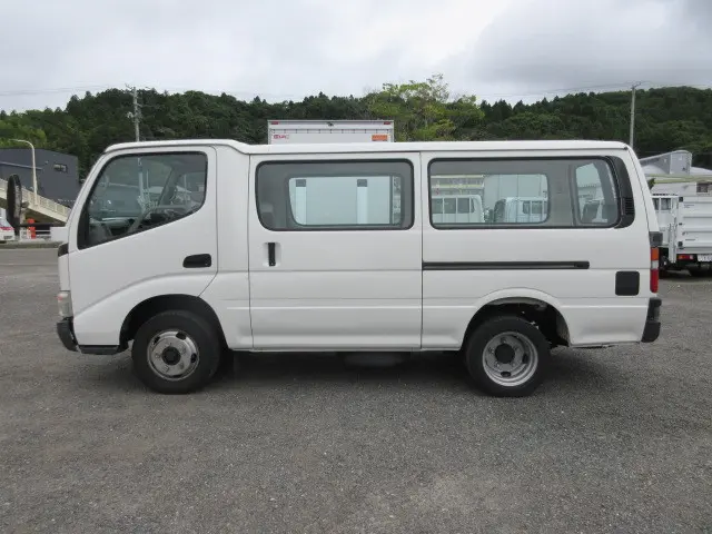 トヨタ ダイナ BDG-XZU508V(2WD)の写真5