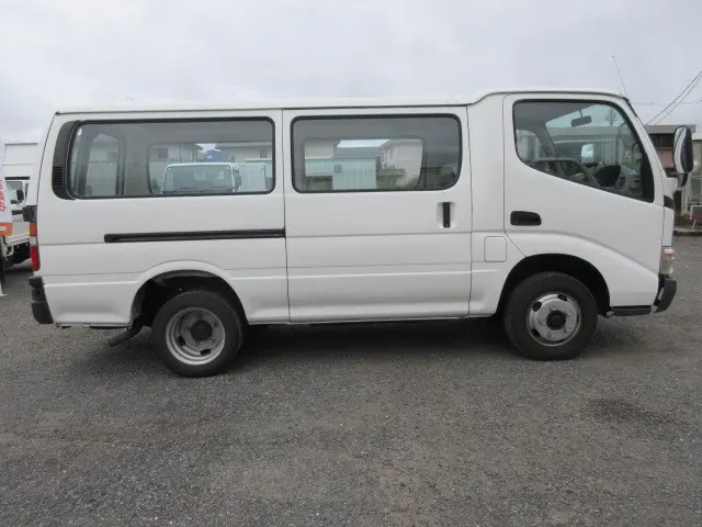 トヨタ ダイナ BDG-XZU508V(2WD)の写真6