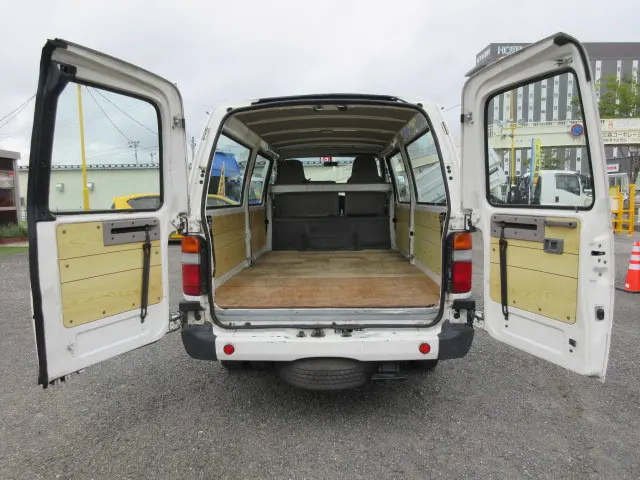 トヨタ ダイナ BDG-XZU508V(2WD)の写真8