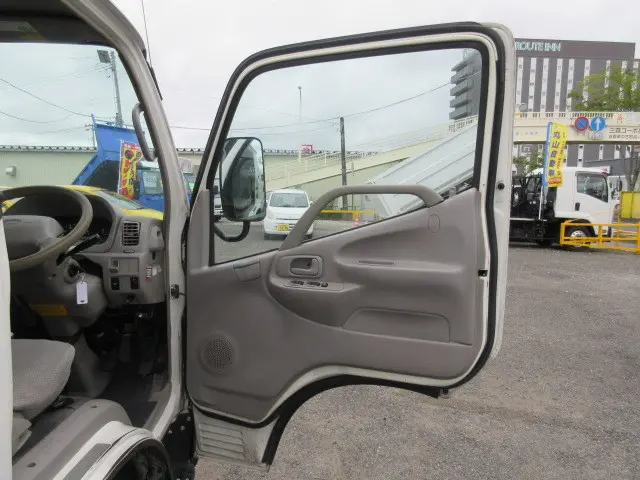 トヨタ ダイナ BDG-XZU508V(2WD)の写真14
