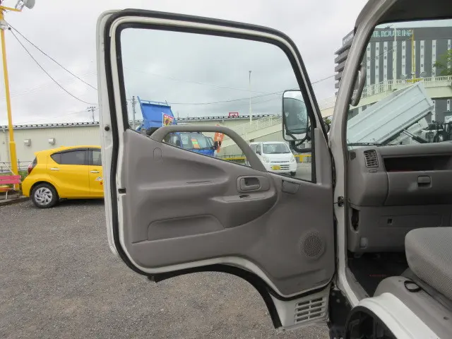 トヨタ ダイナ BDG-XZU508V(2WD)の写真25