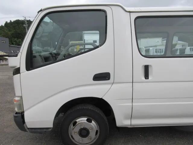 トヨタ ダイナ BDG-XZU508V(2WD)の写真37