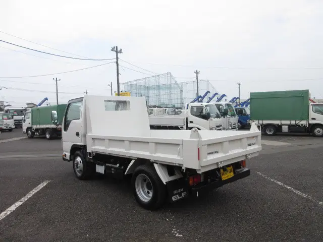 いすゞ エルフ 2PG-NKS88AD(4WD)の写真3