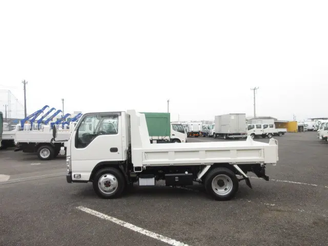 いすゞ エルフ 2PG-NKS88AD(4WD)の写真5