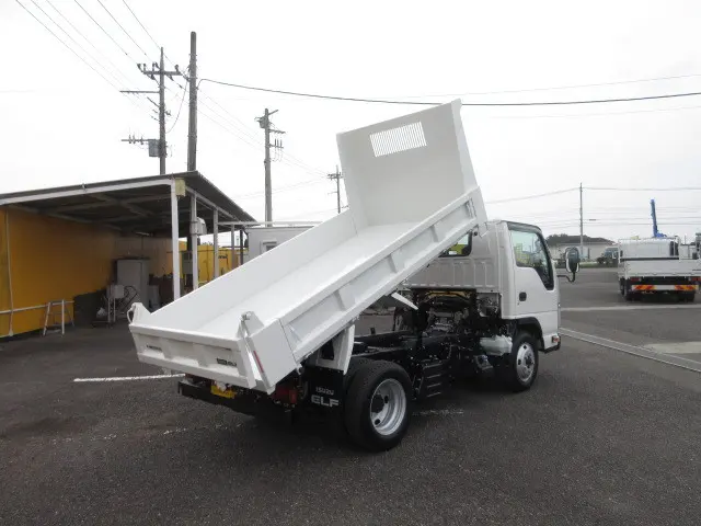 いすゞ エルフ 2PG-NKS88AD(4WD)の写真12