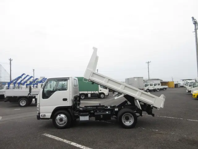 いすゞ エルフ 2PG-NKS88AD(4WD)の写真13