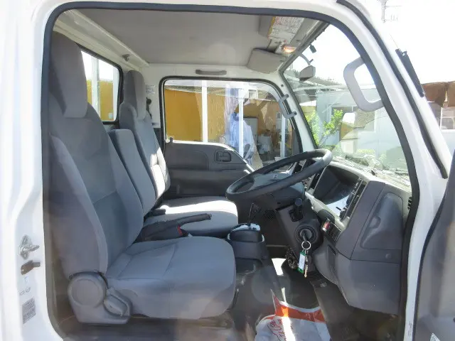 いすゞ エルフ TRG-NJR85A(2WD)の写真13