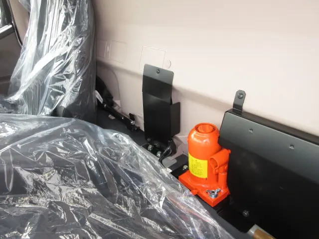 三菱 キャンター 2TG-FBA00(2WD)の写真24