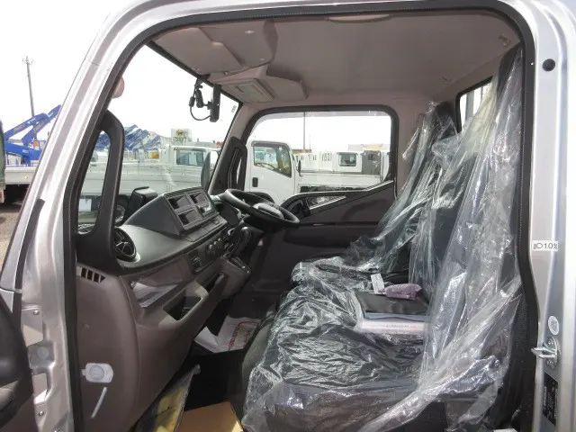 三菱 キャンター 2TG-FBA00(2WD)の写真25