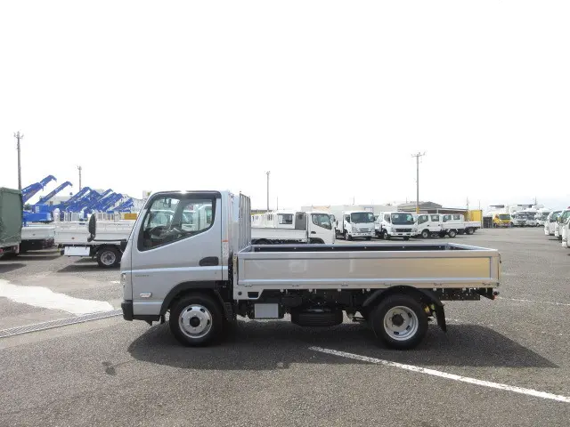 三菱 キャンター 2TG-FBA00(2WD)の写真5