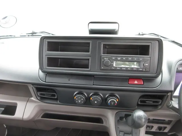 三菱 キャンター 2TG-FBA00(2WD)の写真17