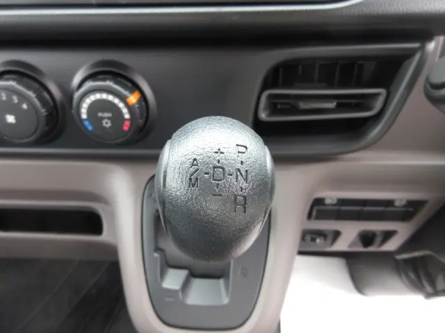 三菱 キャンター 2TG-FBA00(2WD)の写真18