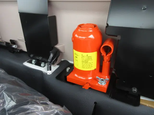 三菱 キャンター 2TG-FBA00(2WD)の写真23