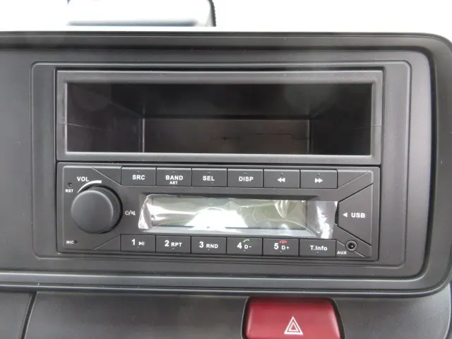 三菱 キャンター 2TG-FBA00(2WD)の写真17