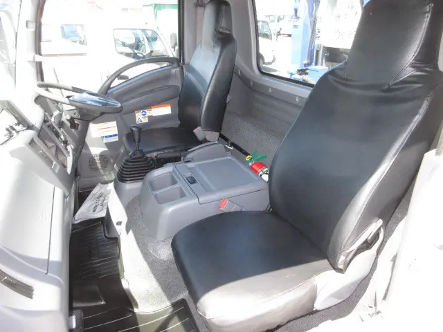 いすゞ フォワード 2PG-FRR90S2(2WD)の写真22