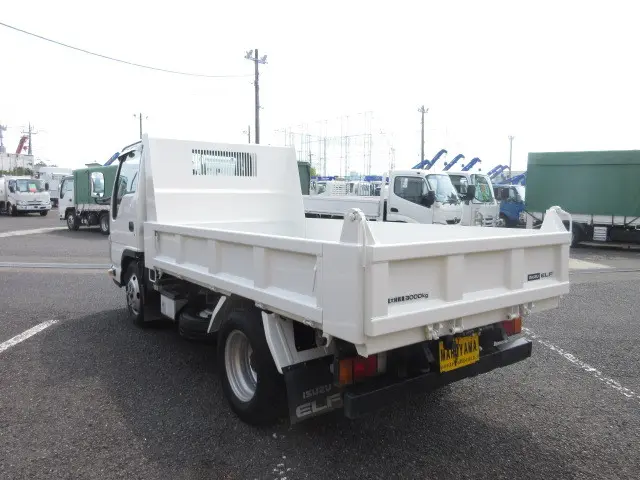 いすゞ エルフ TKG-NKR85AN(2WD)の写真3
