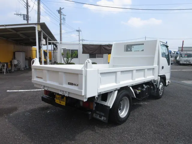 いすゞ エルフ TKG-NKR85AN(2WD)の写真4