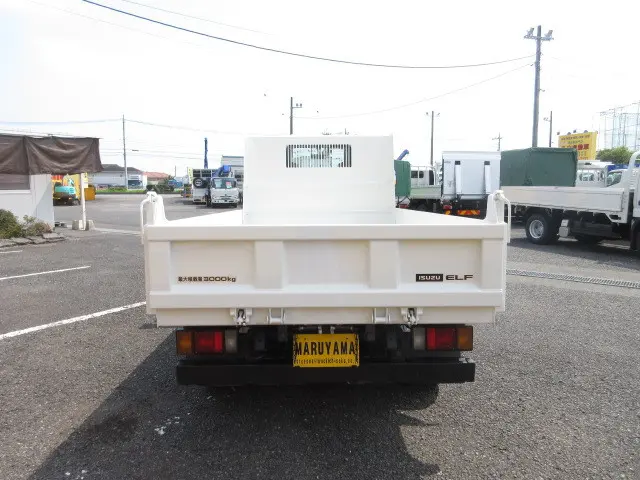 いすゞ エルフ TKG-NKR85AN(2WD)の写真13