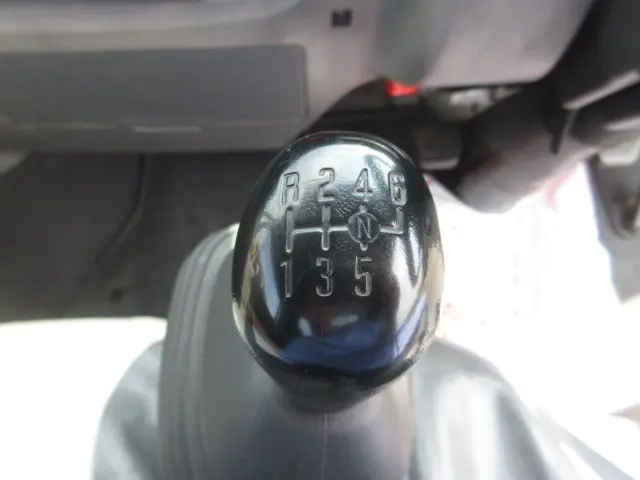 いすゞ エルフ TKG-NKR85AN(2WD)の写真33