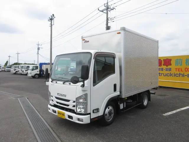 いすゞ エルフ TRG-NLR85AN(4WD)の写真1