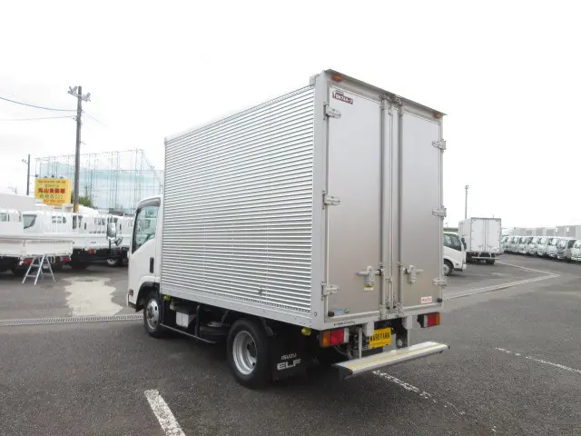 いすゞ エルフ TRG-NLR85AN(4WD)の写真3
