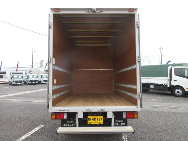 いすゞ エルフ TRG-NLR85AN(4WD)の写真8