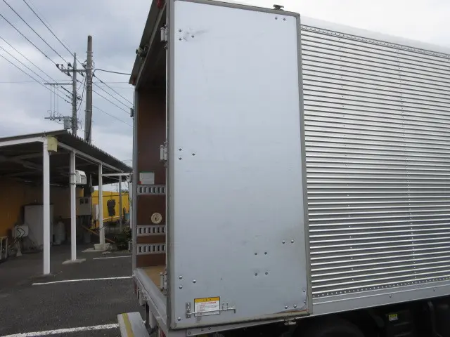 いすゞ エルフ TRG-NLR85AN(4WD)の写真17