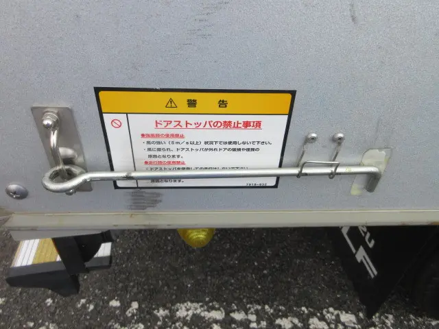 いすゞ エルフ TRG-NLR85AN(4WD)の写真18