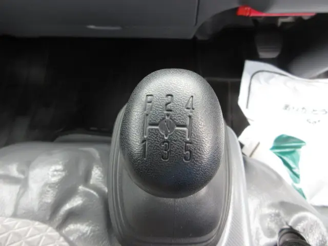いすゞ エルフ TRG-NLR85AN(4WD)の写真23