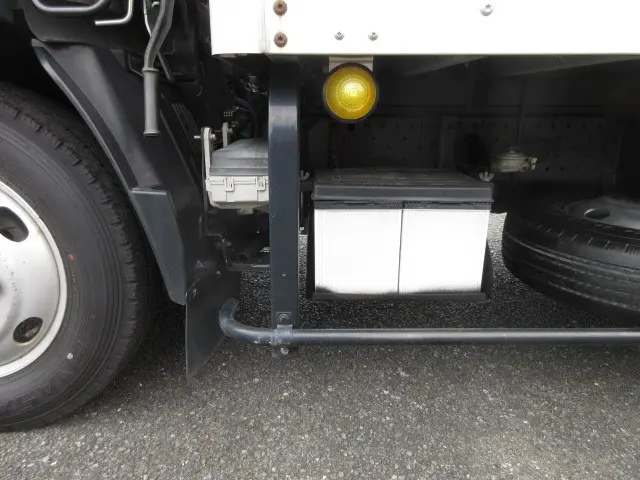 いすゞ エルフ TRG-NLR85AN(4WD)の写真37