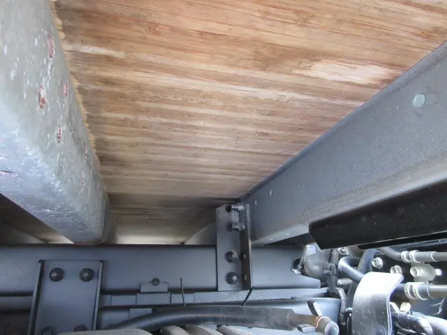 いすゞ エルフ TRG-NLR85AN(4WD)の写真45