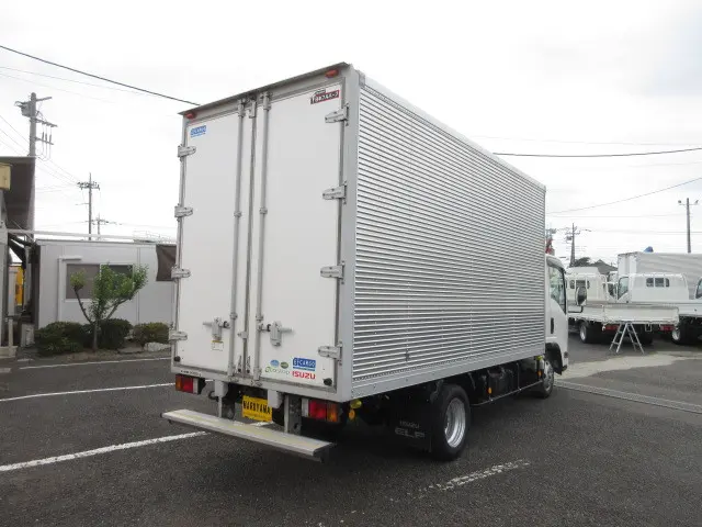 いすゞ エルフ TRG-NLR85AN(2WD)の写真4