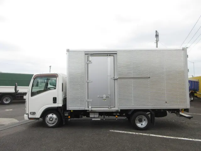 いすゞ エルフ TRG-NLR85AN(2WD)の写真5