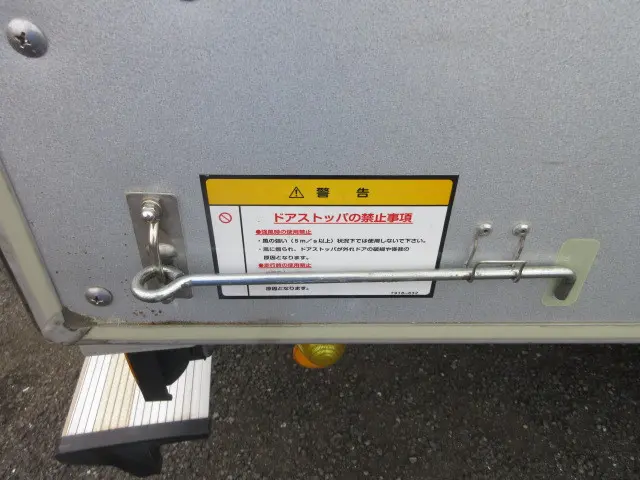 いすゞ エルフ TRG-NLR85AN(2WD)の写真17